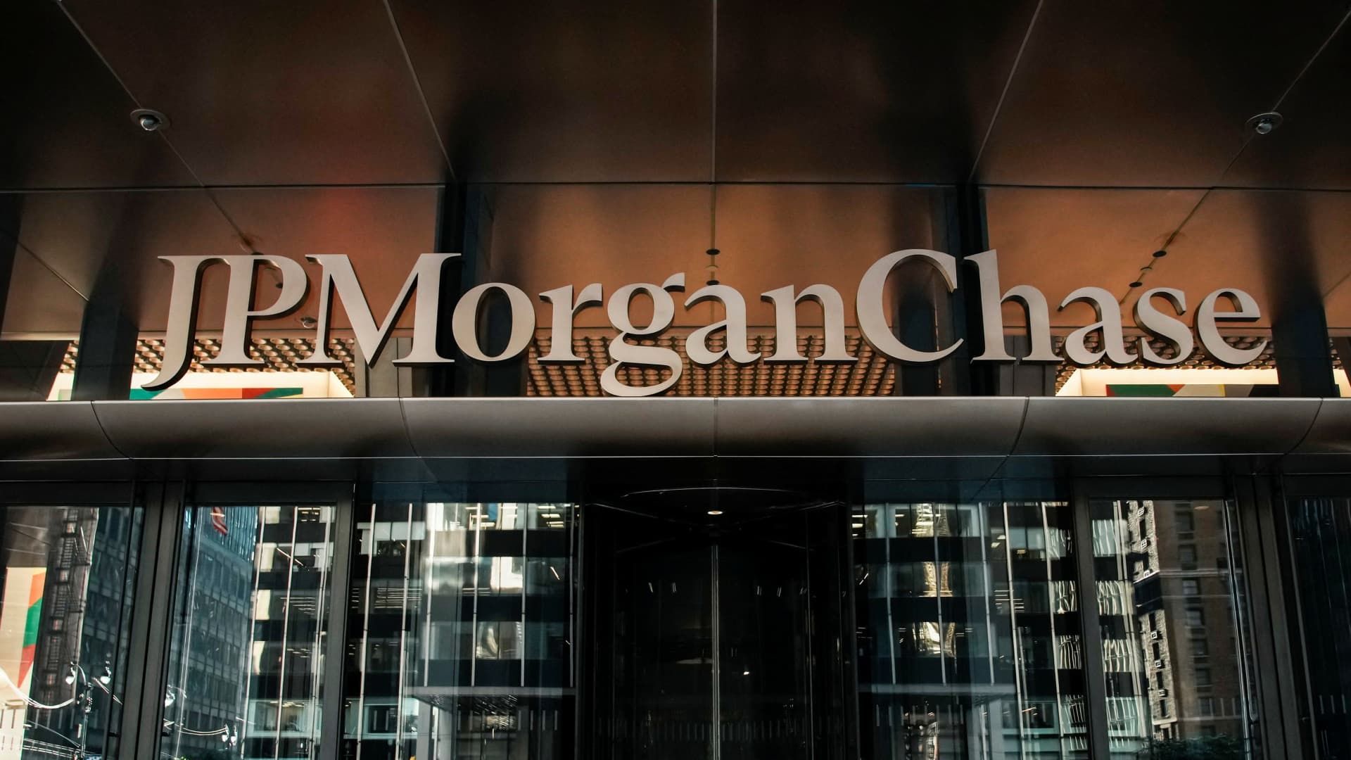 108214888-17610696602025-10-21t171855z_1126286995_rc2dghapsvej_rtrmadp_0_jpmorgan-new-york.jpeg