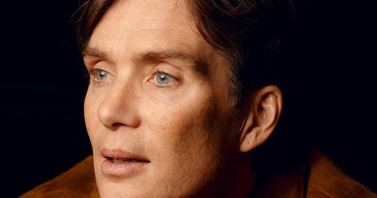 1374093-env-cillian-murphy-cover-photo-9.jpg