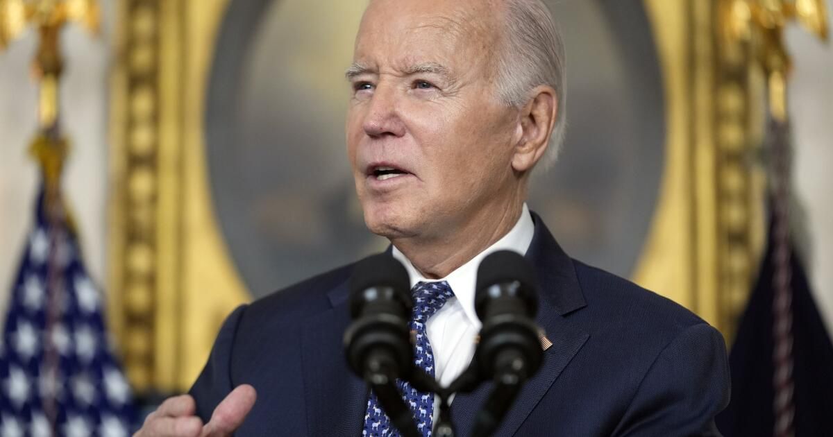 1707619044_urlhttps3A2F2Fcalifornia-times-brightspot.s3.amazonaws.com2F9f2F0a2F06abe8014d0a81e76f42f8dfedbf2Fbiden-classified-documents-98226.jpg