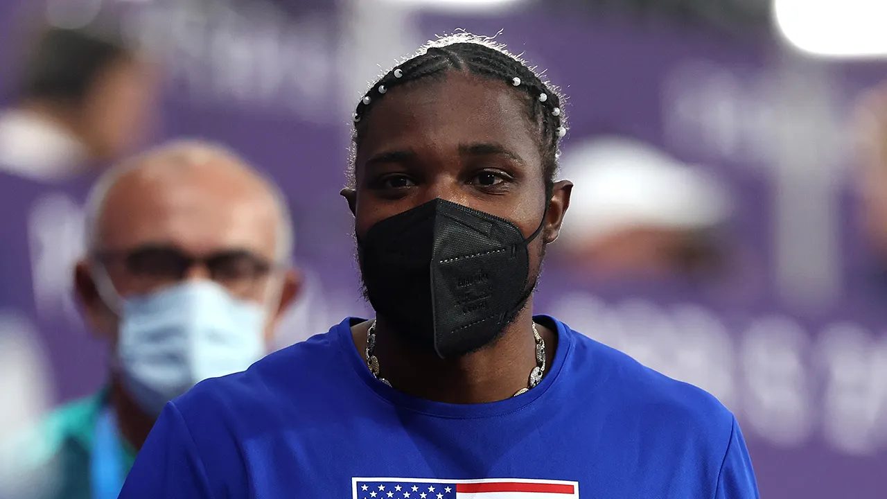 1723283870_noah-lyles-mask.jpg