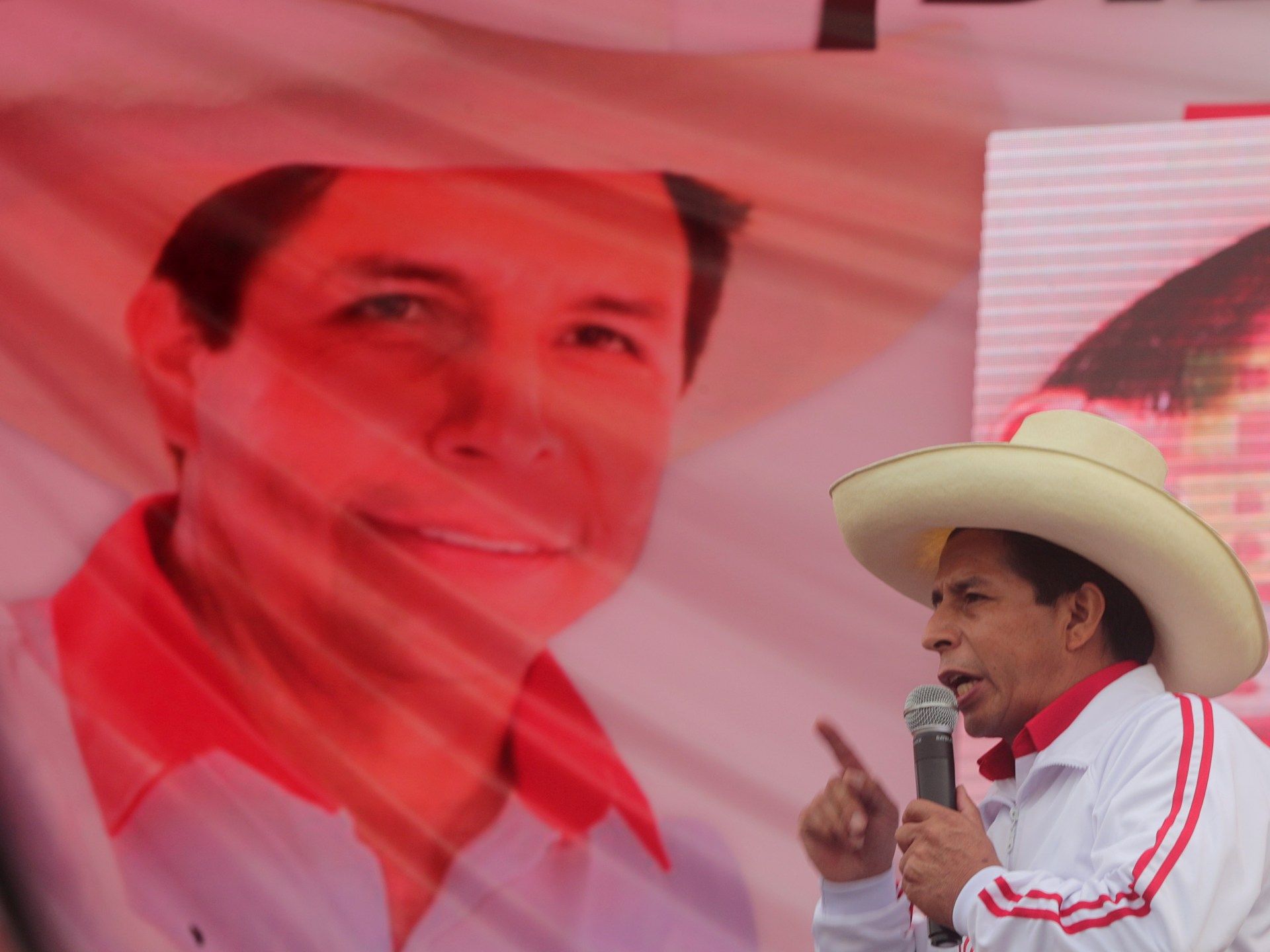 2021-05-18T215051Z_888098921_RC2LIN9S7Q30_RTRMADP_3_PERU-ELECTION-CASTILLO-1705091534.jpg