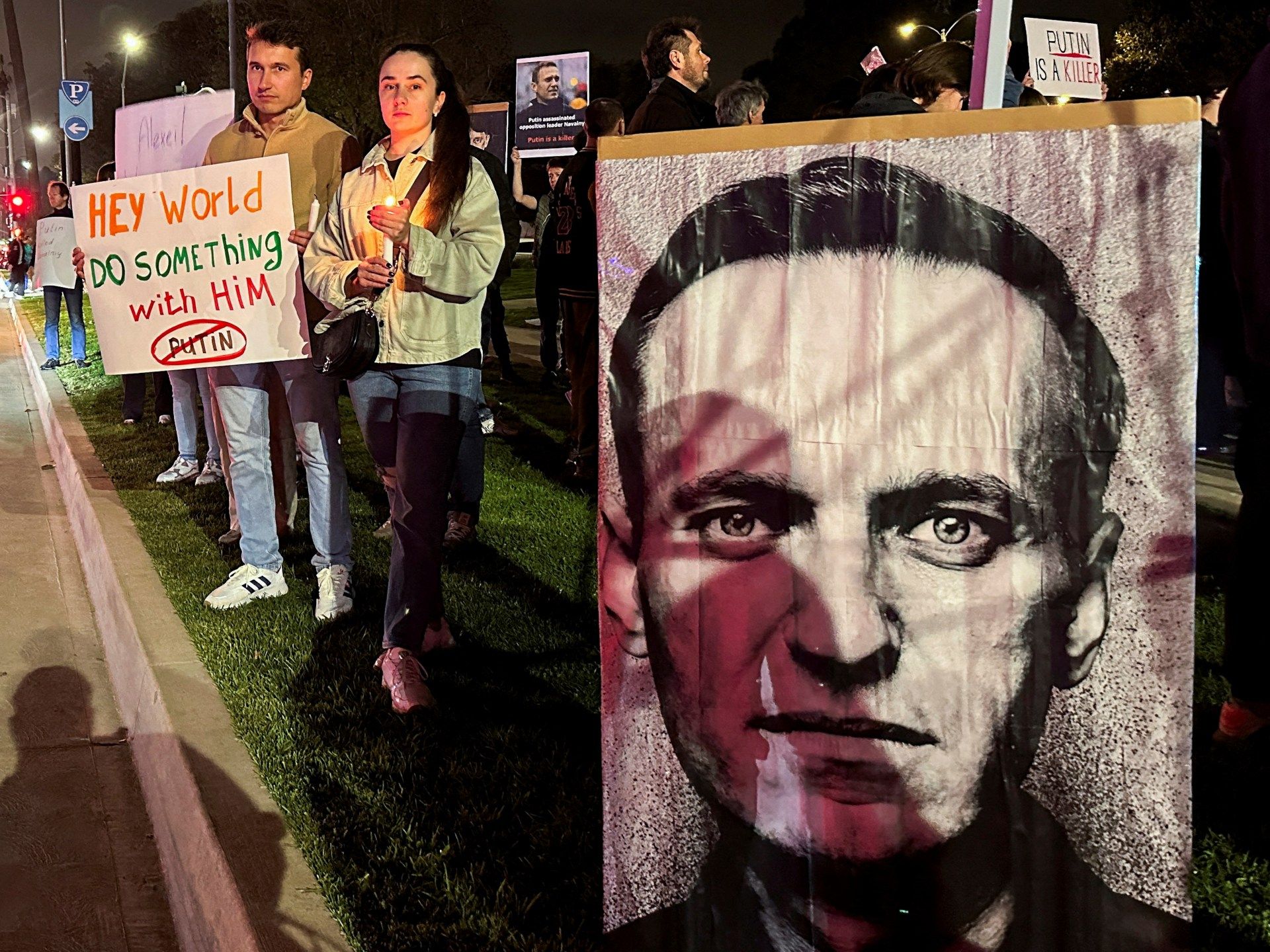 2024-02-17T080745Z_1517023311_RC2246ANYLXU_RTRMADP_3_RUSSIA-NAVALNY-LOS-ANGELES-PROTEST-1708163516.jpg