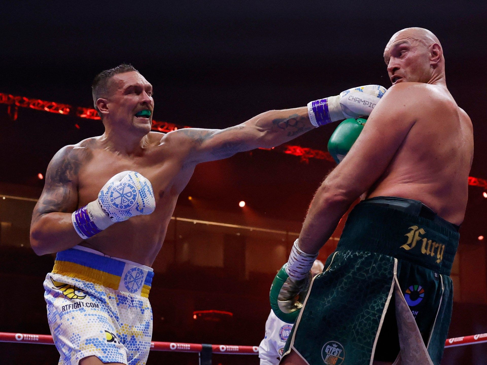 2024-05-18T231525Z_1942031377_UP1EK5I1SLNFD_RTRMADP_3_BOXING-HEAVYWEIGHT-FURY-USYK-1716074177.jpg