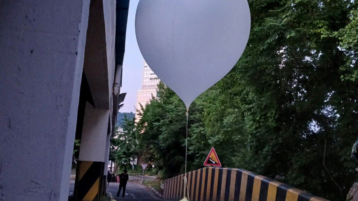 2024-06-02T065626Z_1688605478_RC2U28AF5S6W_RTRMADP_3_SOUTHKOREA-NORTHKOREA-BALLOONS-1-1717996885.jpg