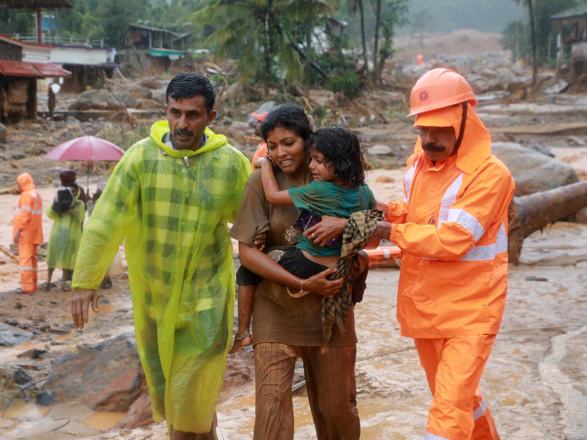 2024-07-30T035145Z_1529404279_RC2D59A5LIDU_RTRMADP_3_ASIA-WEATHER-INDIA-LANDSLIDE-1722312988.jpg