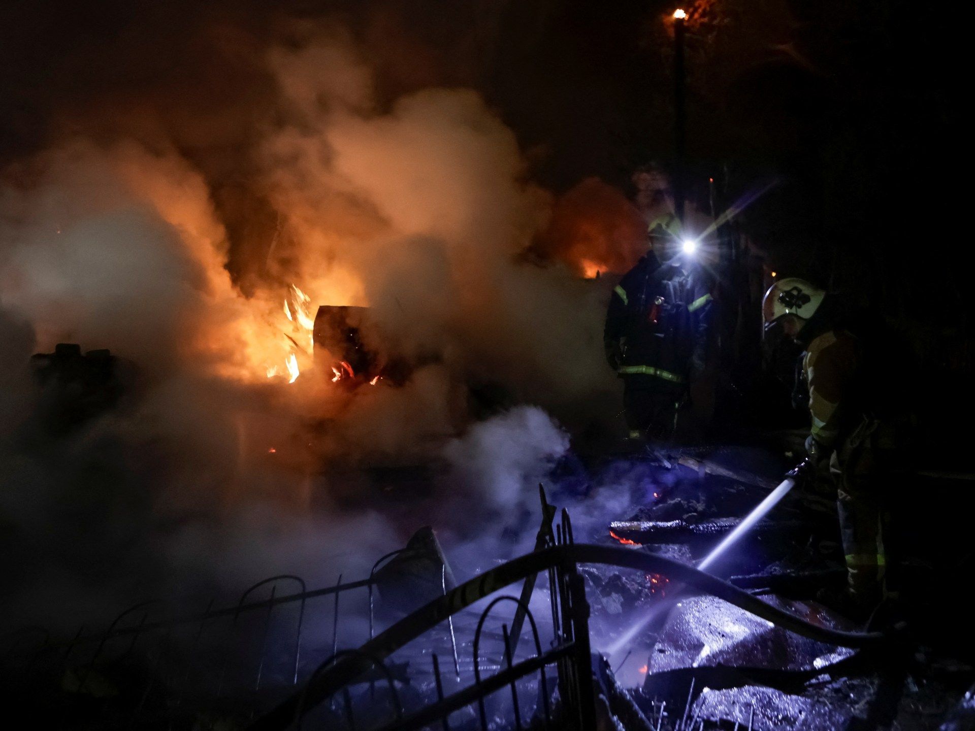 2025-04-30T055721Z_1040047680_RC2X7EAOREB8_RTRMADP_3_UKRAINE-CRISIS-ATTACK-KHARKIV-1746060590.jpg