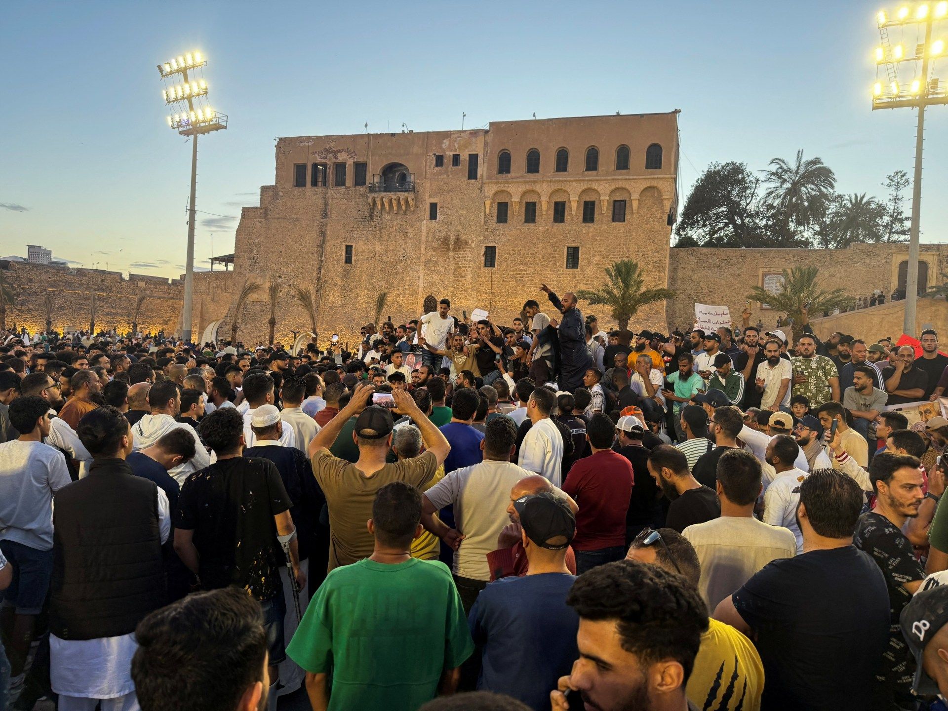 2025-05-16T205931Z_832431660_RC26JEANTX8W_RTRMADP_3_LIBYA-SECURITY-PROTEST-1747464146.jpg