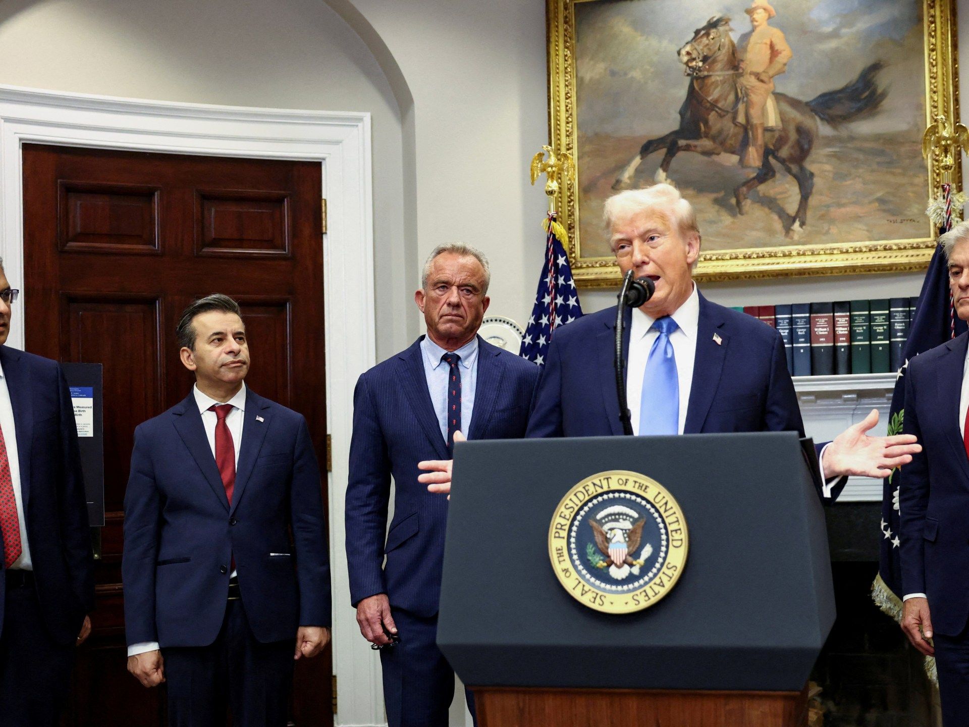 2025-09-23T004104Z_384745741_RC28XGAE79KC_RTRMADP_3_USA-TRUMP-AUTISM-1758605933.jpg