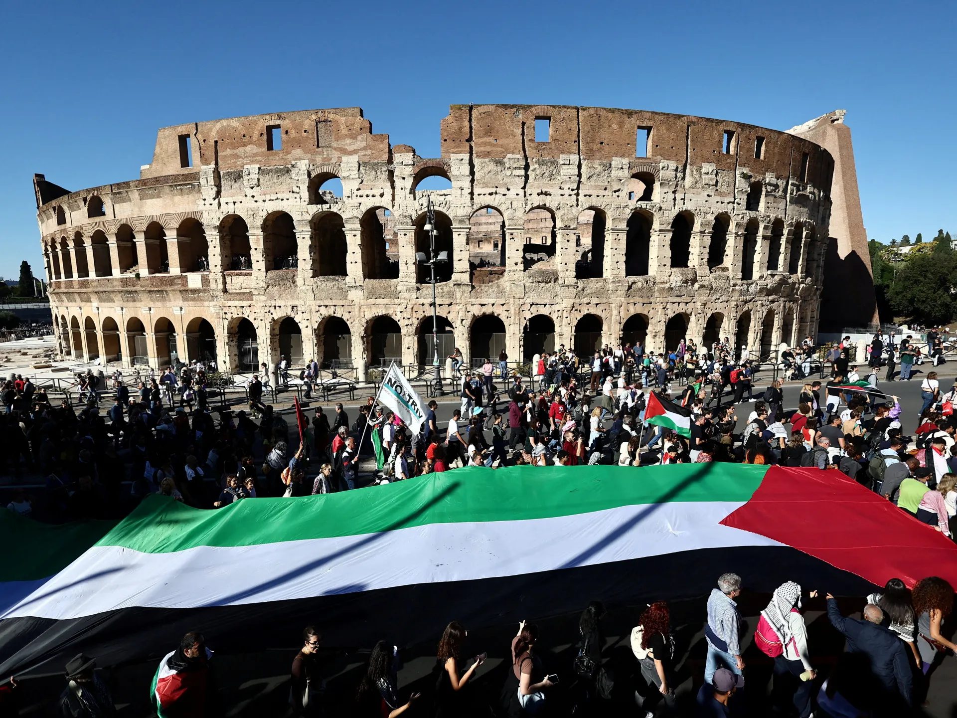 2025-10-04T142753Z_126034794_RC225HAETIBC_RTRMADP_3_ISRAEL-PALESTINIANS-GAZA-ITALY-1759588359.jpg