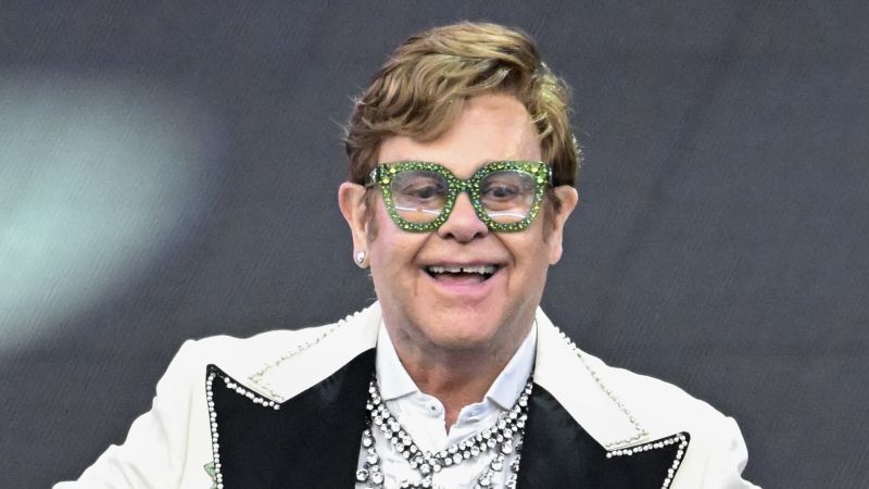 220917181655-elton-john-still-vpx.jpg