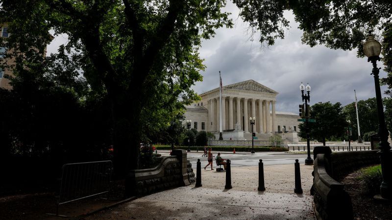 220929145648-scotus-building-file-0906.jpg