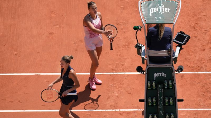 230528101238-01-kostyuk-sabalenka-french-open-0528.jpg