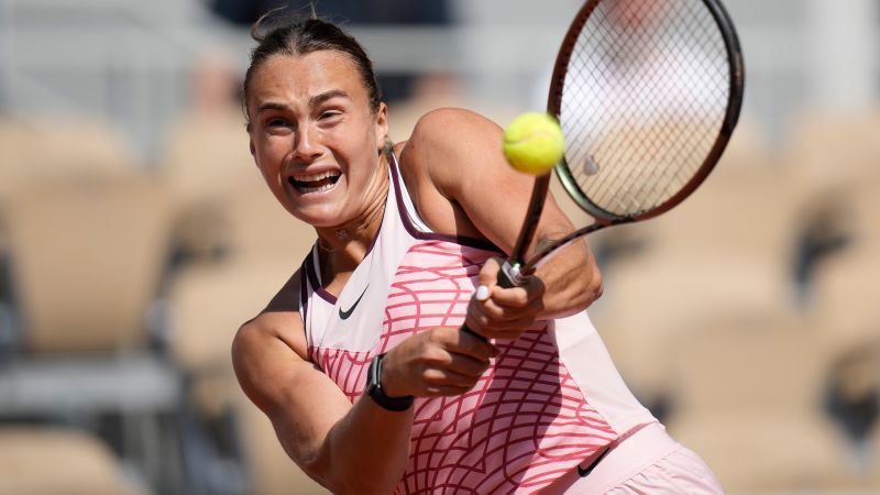 230528101555-03-kostyuk-sabalenka-french-open-0528.jpg