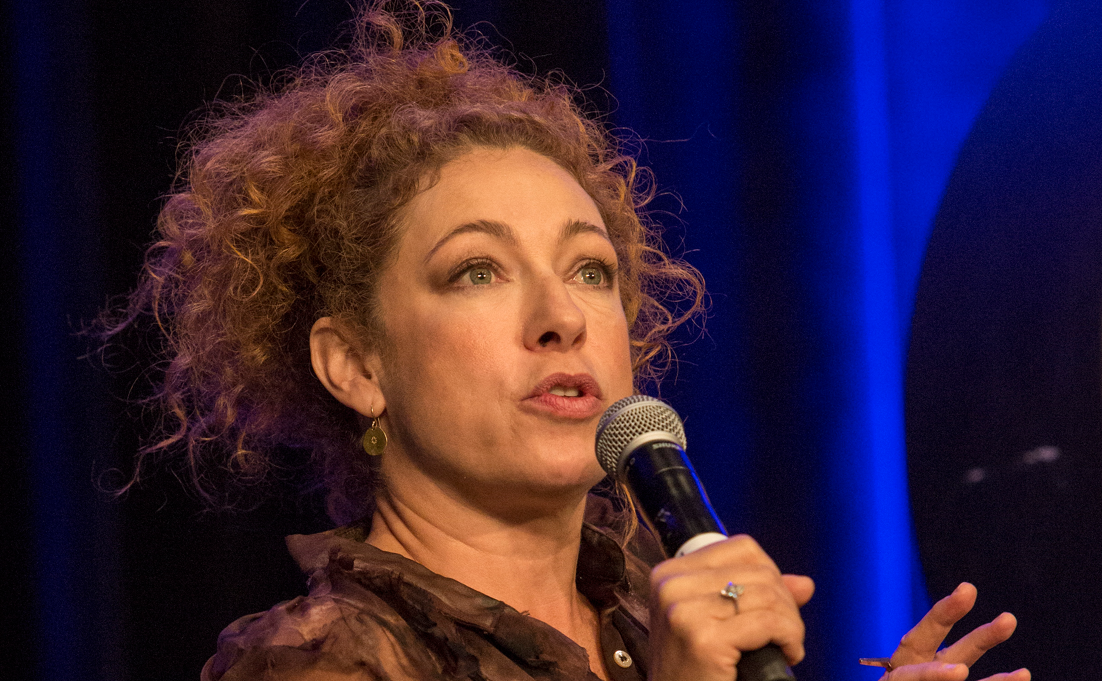 Alex-Kingston.png