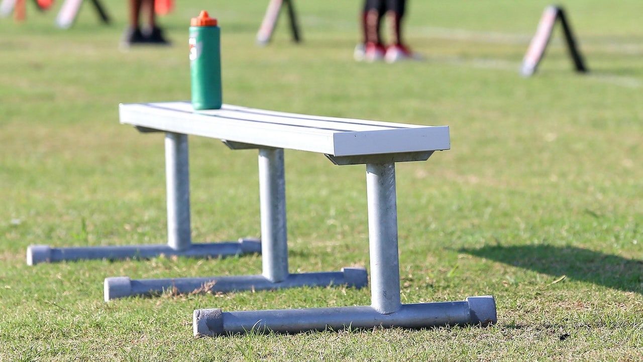 Bench-football-14-year-old-dies.jpg