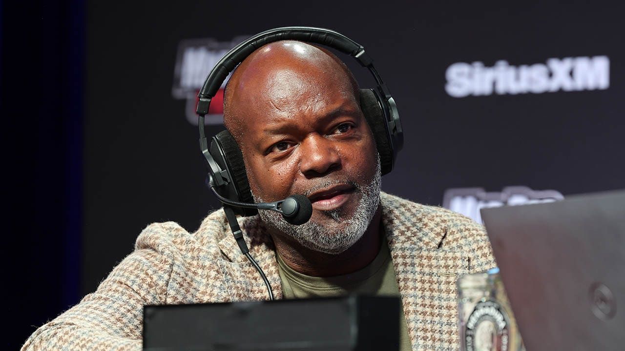 Emmitt-Smith-radio-row.jpg