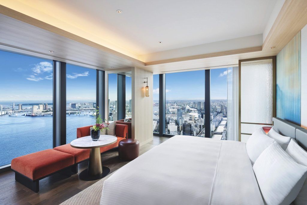 Fairmont-Tokyo-Fairmont-Gold-Suite-Bedroom-Bay-View-1-1024x683.jpg