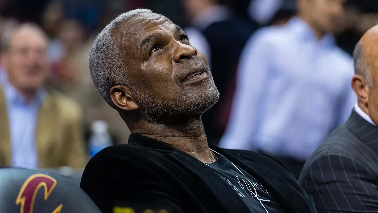 Former-NBA-Charles-Oakley.jpg