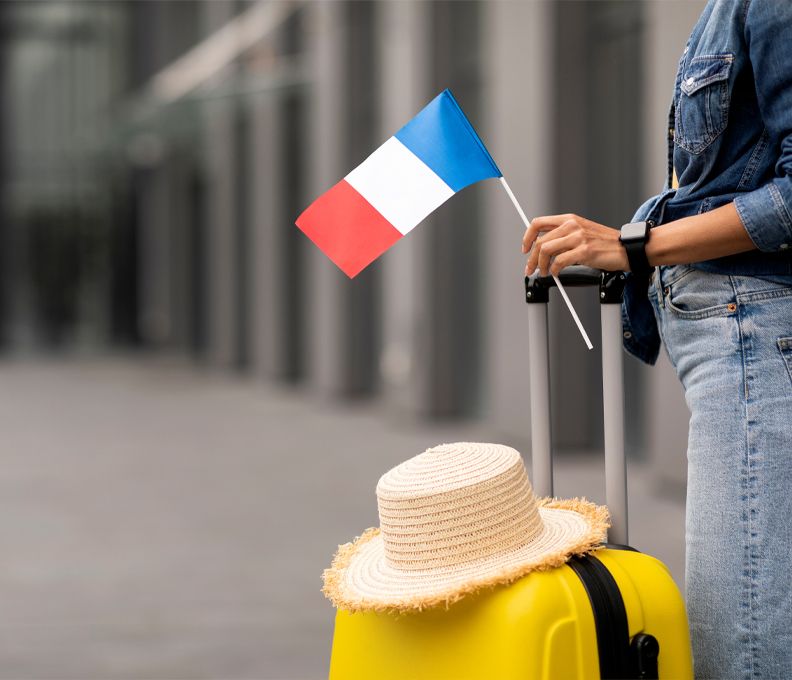 France_Luggage_AdobeStock.jpg