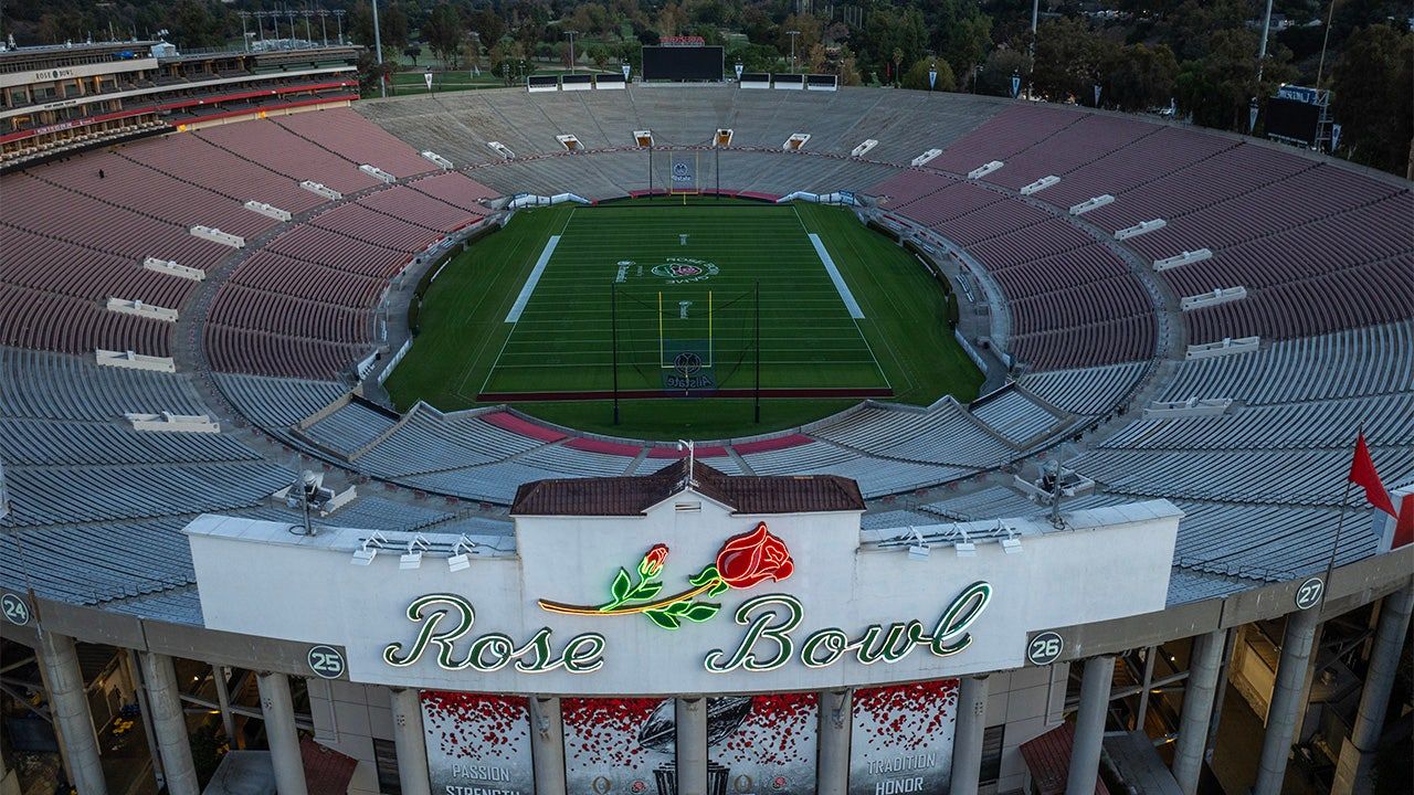 GettyImages-rose-bowl-copy.jpg