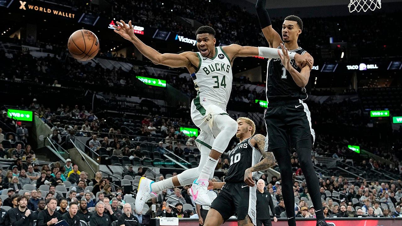 Giannis-Bucks-Spurs.jpg