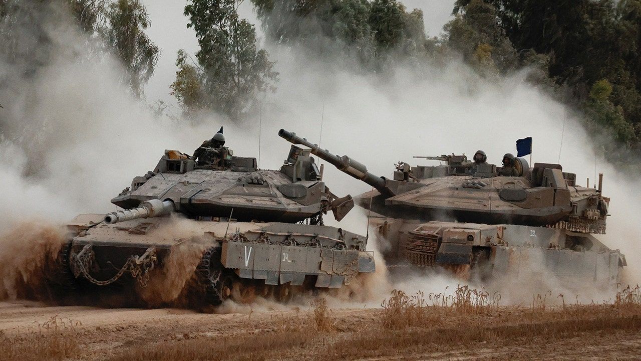 Israel-tanks-Gaza.jpg