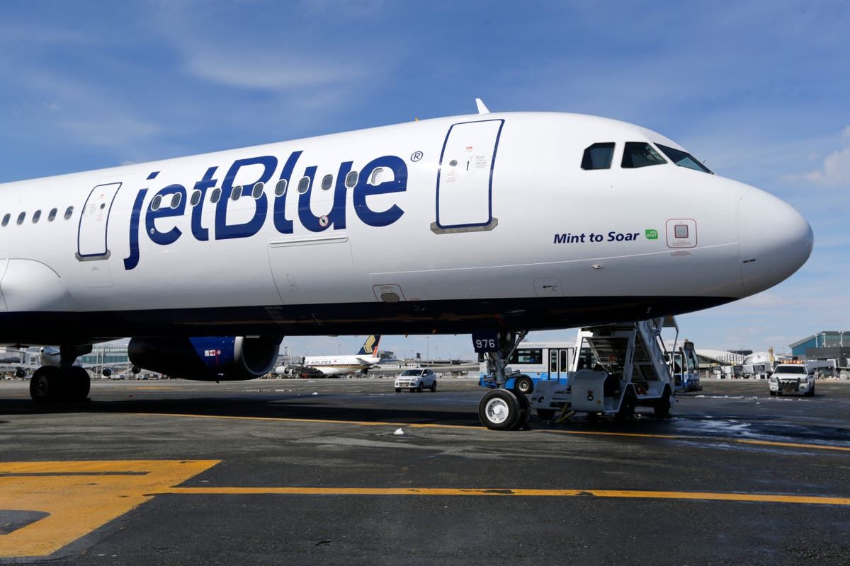 JetBlue_Cuts_34439.jpg