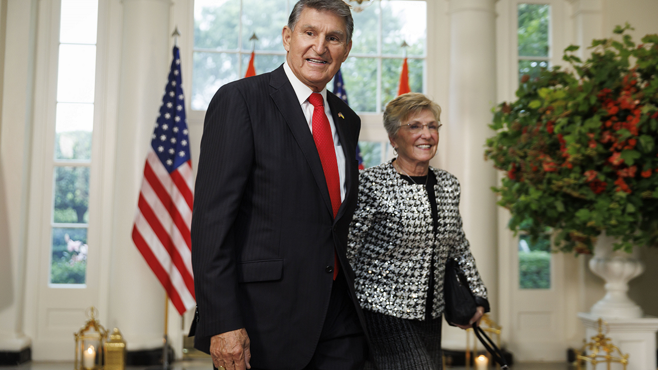 Joe-Manchin-Gayle-Manchin.png