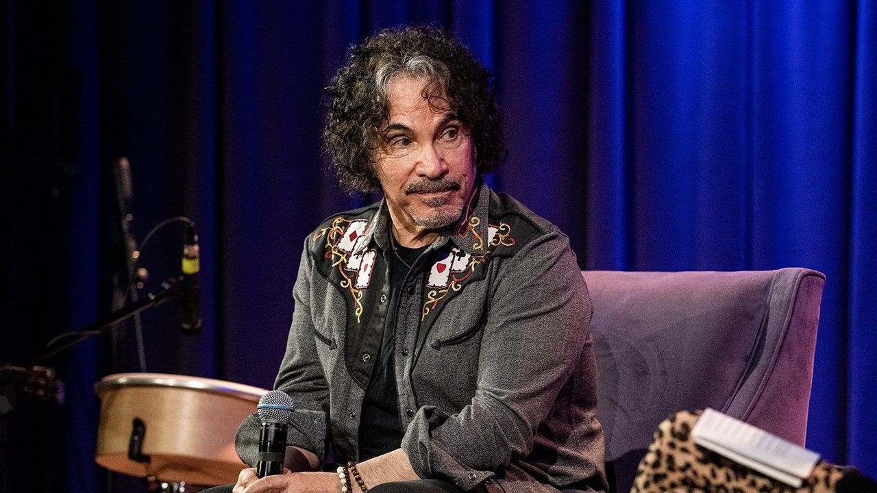 JohnOates1.jpg