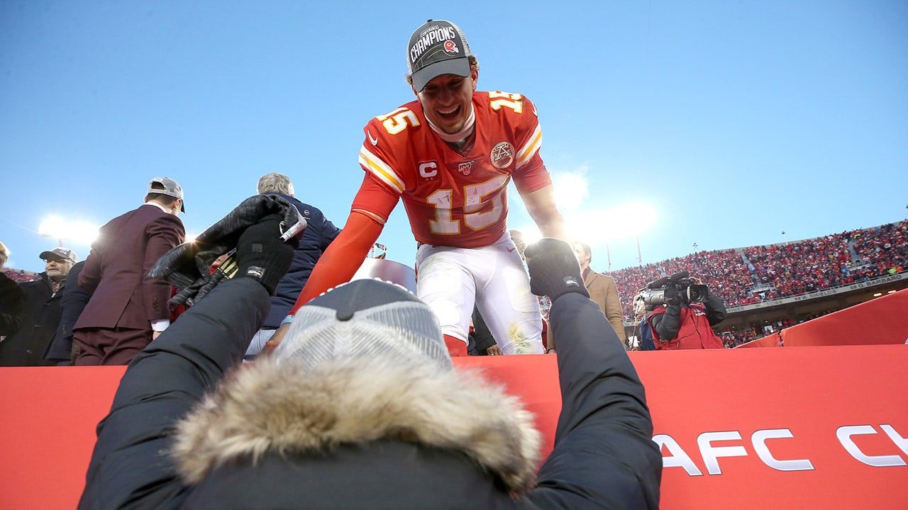 Pat-Mahomes-Chiefs-celebration.jpg