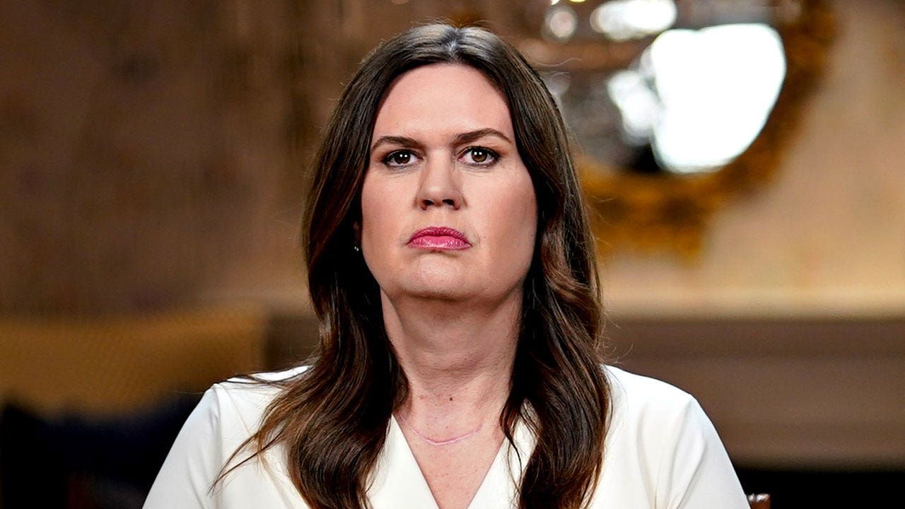 Sarah-Sanders.jpg