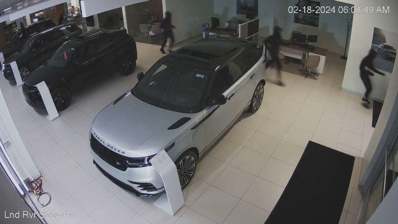 Teens-steal-9-luxury-cars-from-Wisconsin-dealership.jpg