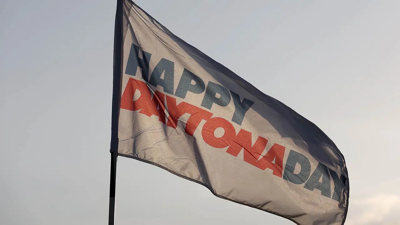 daytona-flag.jpg