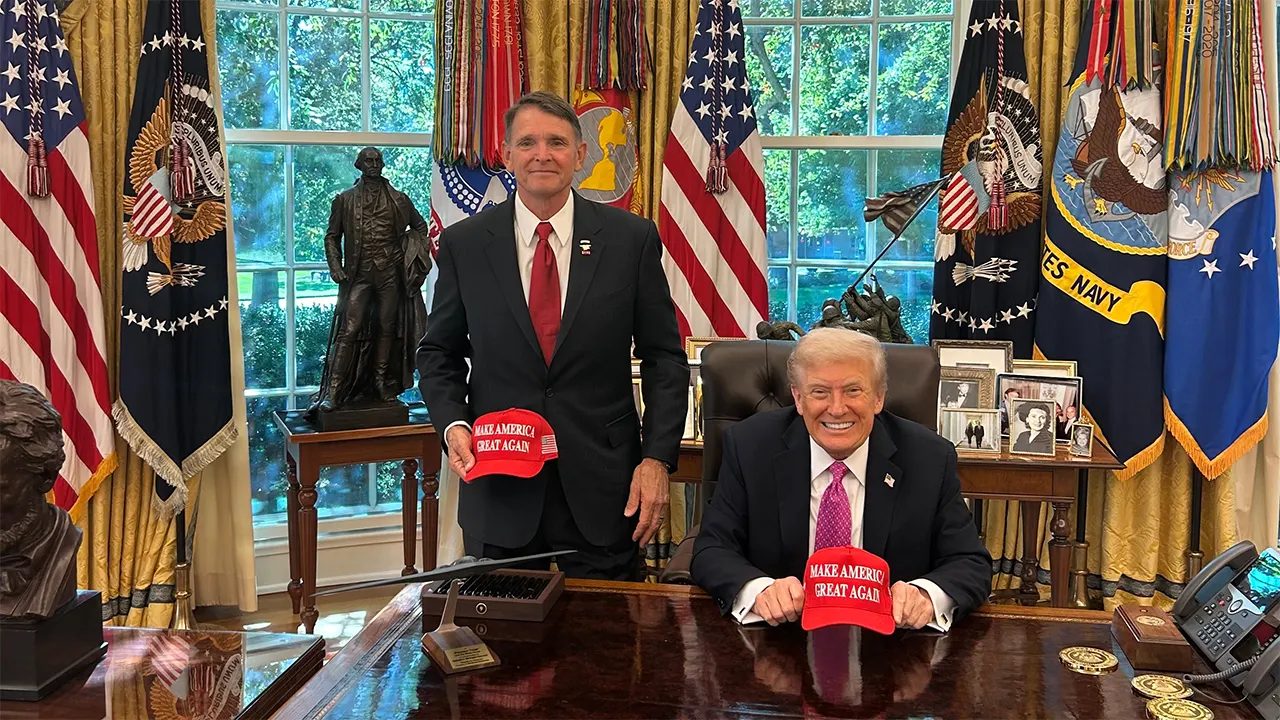 ed-gallrein-donald-trump-oval-office.jpg