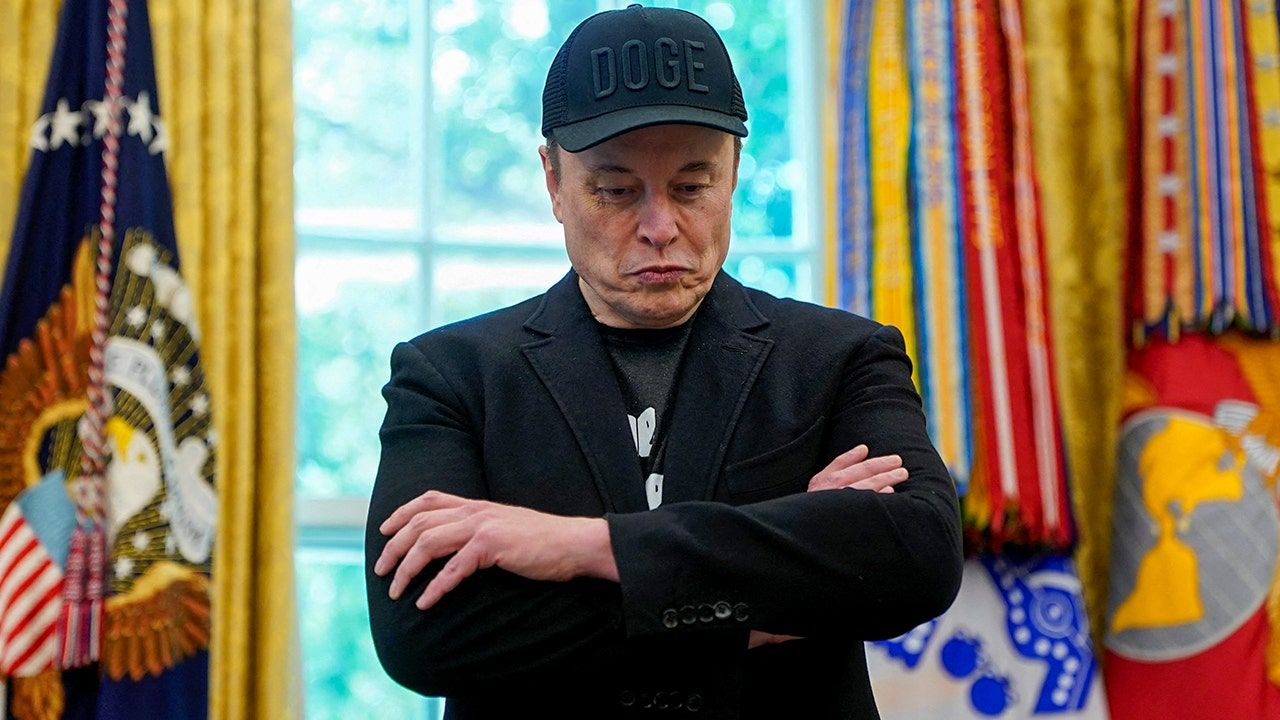elon-musk-serious.jpg