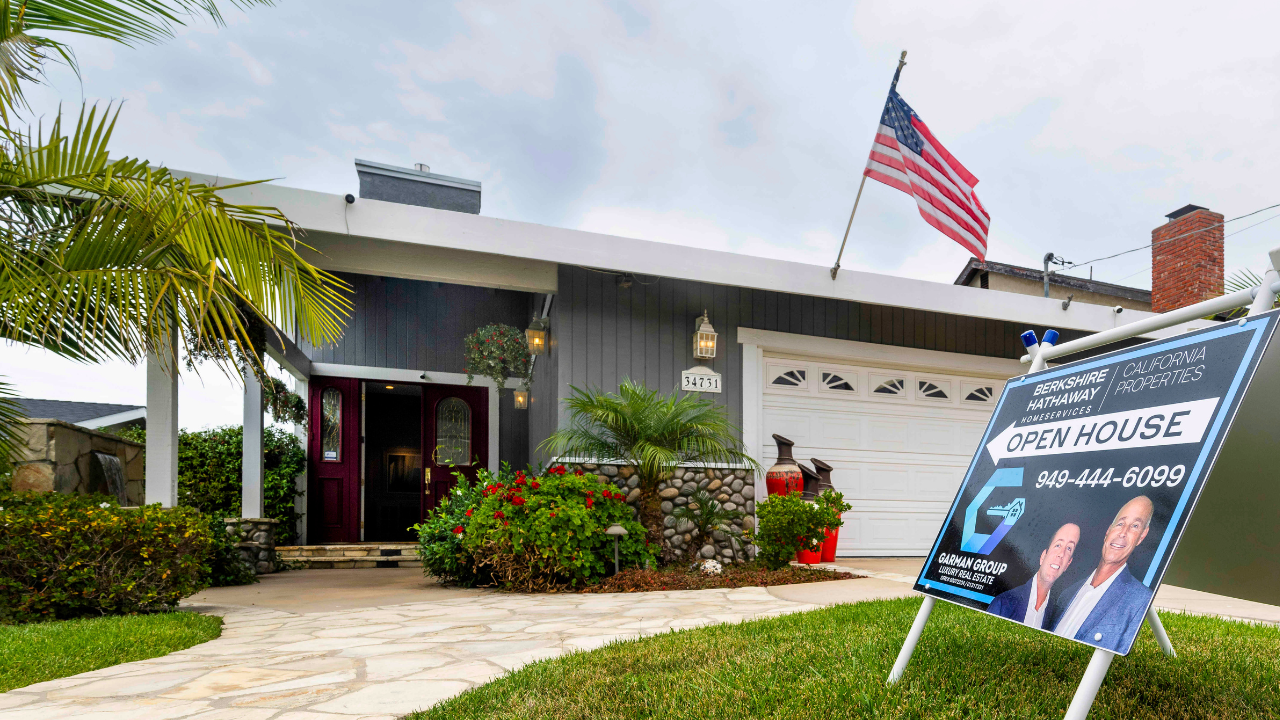 home-for-sale-american-flag.png