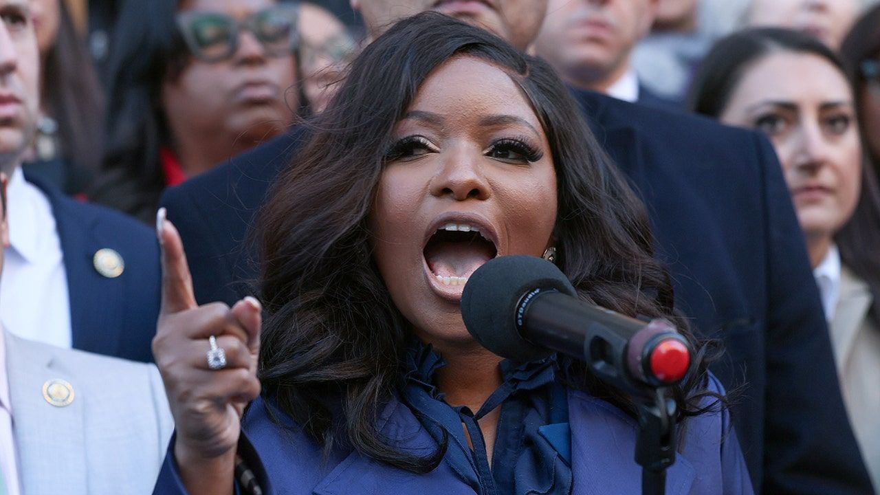 jasmine-crockett-shouting.jpg