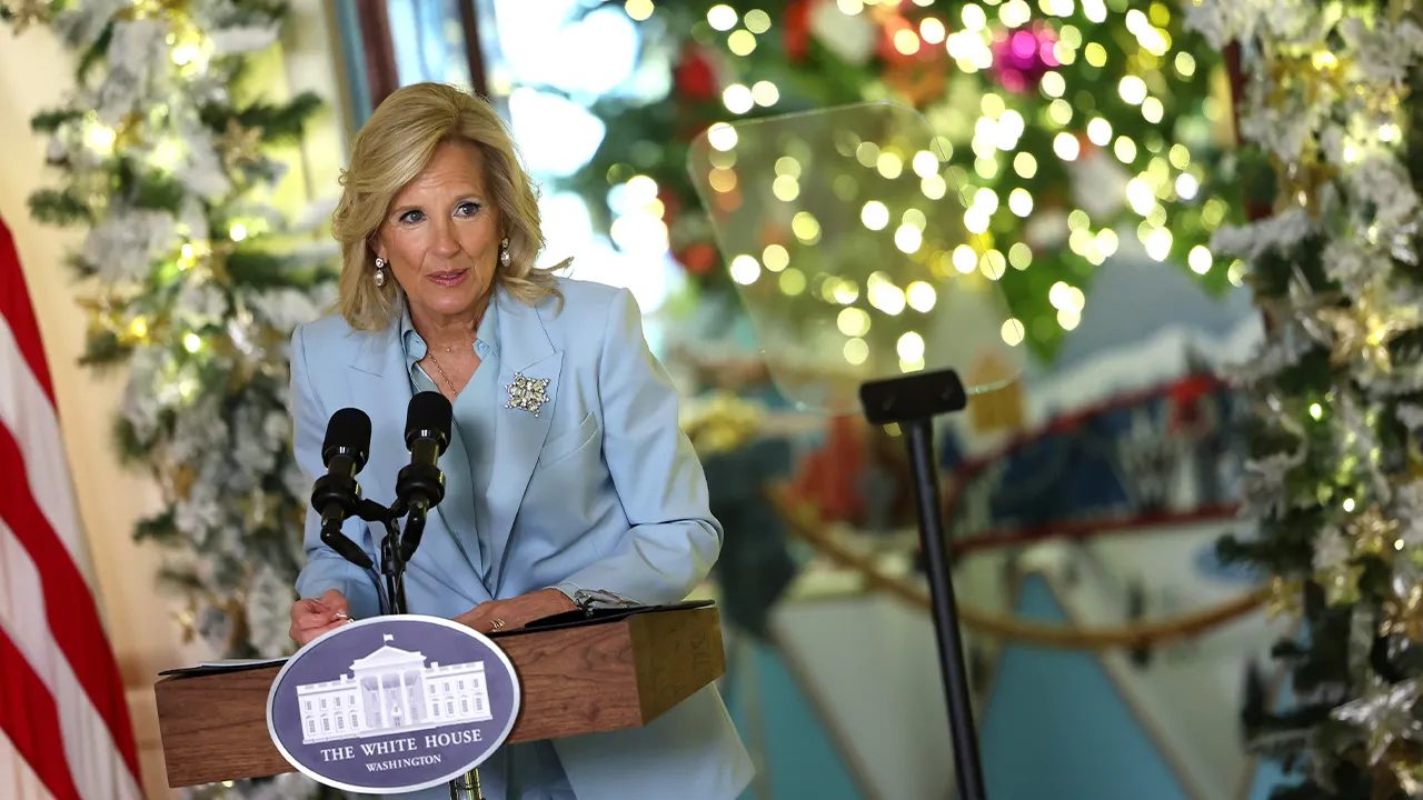 jill-biden-christmas.jpg