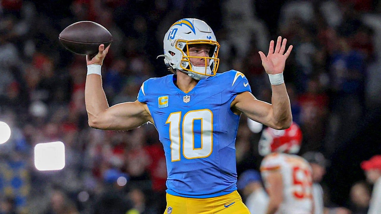 justin-herbert-chargers-chiefs.jpg