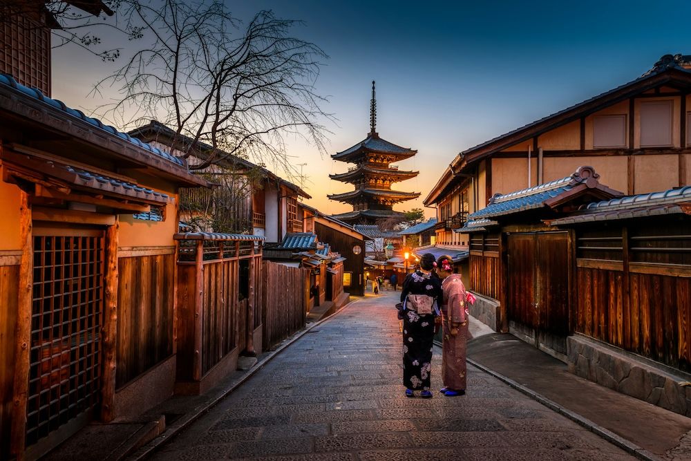 kyoto-kimono-japan-tourism.jpg