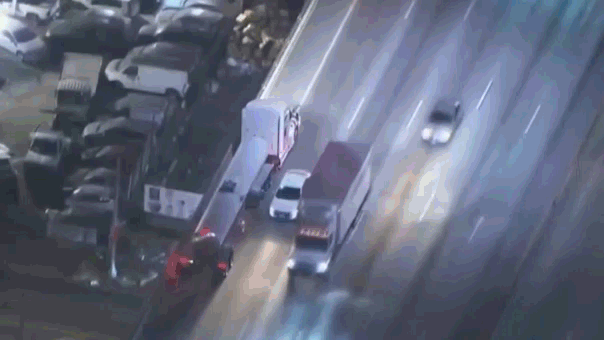los-angles-police-suspects-pursuit.gif