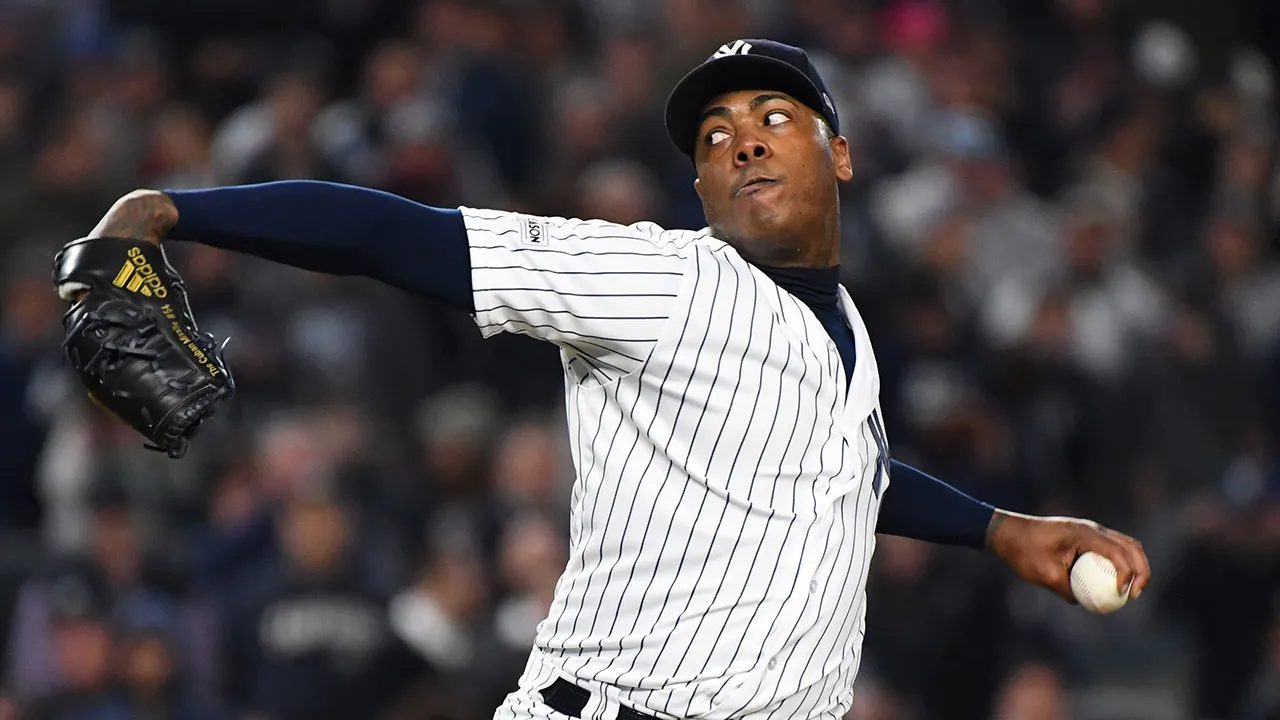 mlb-yankees-aroldis-chapman-102725-1.jpg