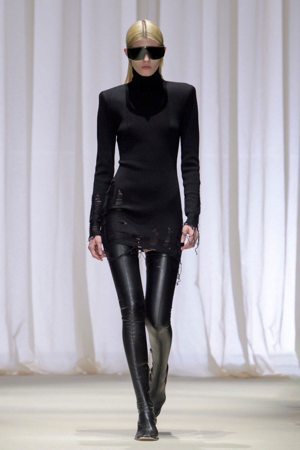 mm6-maison-margiela-fall-2024-rtw-ctsy-001.jpg