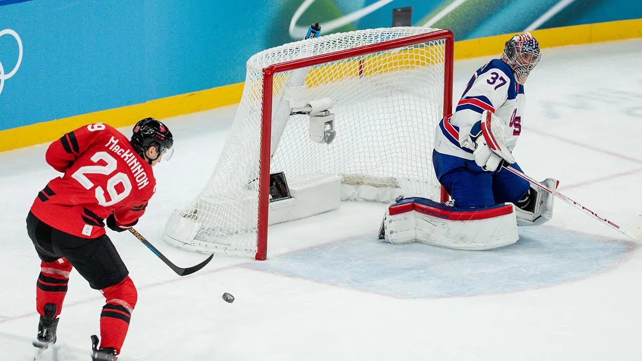nathan-mackinnon-shot.jpg