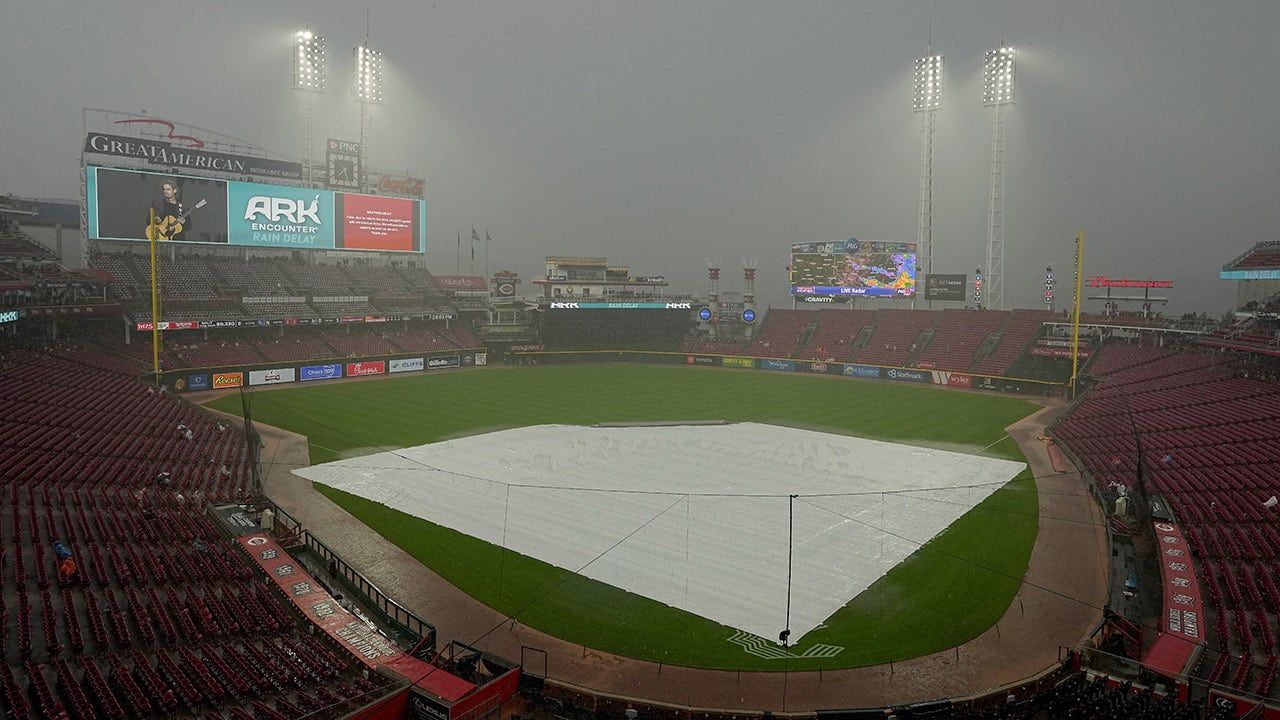 reds-tarp.jpg