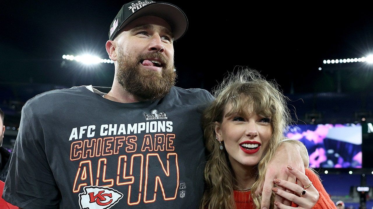 taylor-swift-travis-kelce-super-bowl.jpg