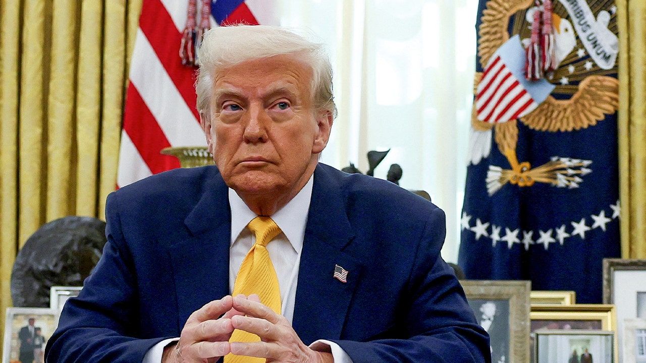 trump-oval-office.jpg