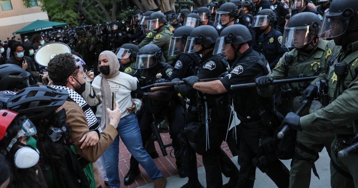 urlhttps3A2F2Fcalifornia-times-brightspot.s3.amazonaws.com2F492Fe92F8d95a71740498ae3884ab353.jpeg