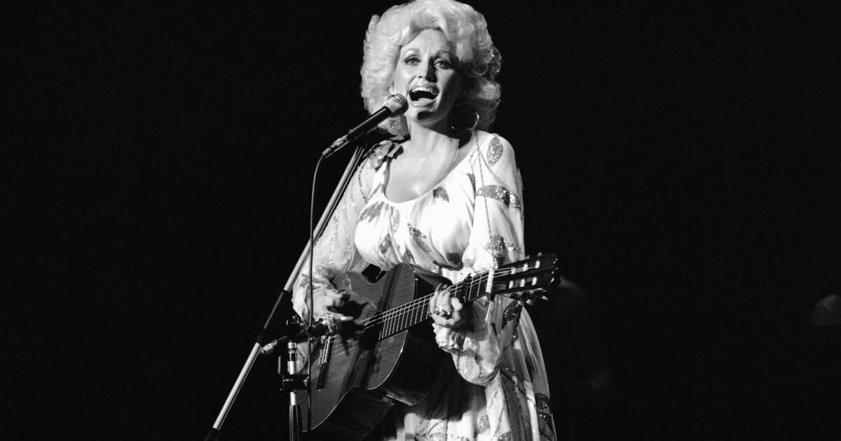 urlhttps3A2F2Fcalifornia-times-brightspot.s3.amazonaws.com2F7a2Fd22F30d761b04f97b8f67eb589aa9b5d2Fla-ca-dolly-parton-0078.JPG