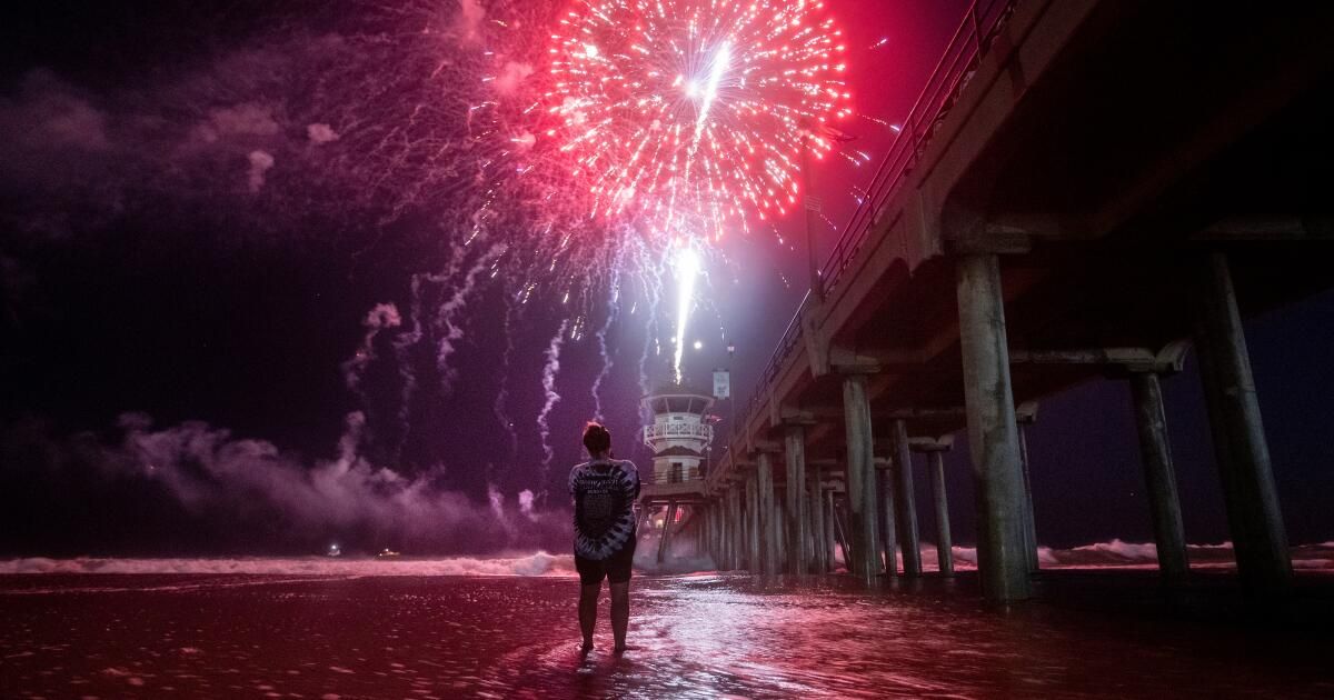 urlhttps3A2F2Fcalifornia-times-brightspot.s3.amazonaws.com2F7e2F0c2F302faae74f0dbdfbec8ac5be7d422F1317903-me-4th-fireworks-35-ajs-2.JPG